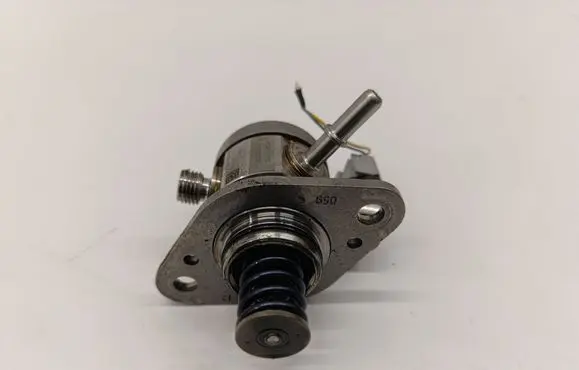 Nissan X-Trail T33 Fuel injection high pressure pump 166306RC1A