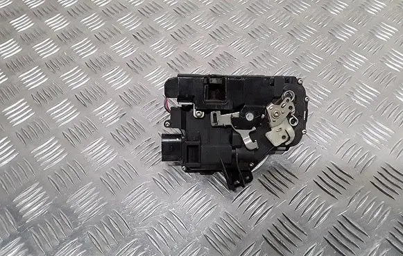 Audi A6 S6 C5 4B Front door lock 4b1837015g
