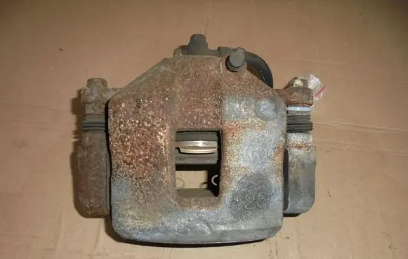 Hyundai Elantra VI Front brake caliper