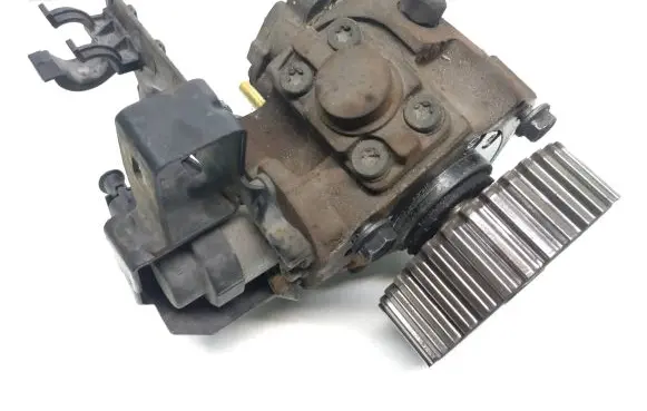 Volvo C30 Fuel injection high pressure pump 9683703780A 0445010102