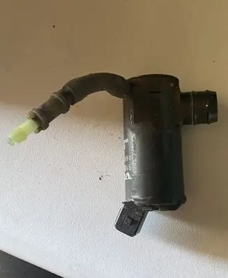 Volvo V70 Windscreen/windshield washer pump 9169611