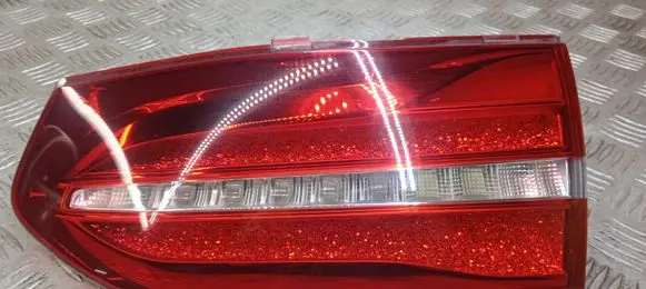 Mercedes-Benz E W213 Tailgate rear/tail lights 633000