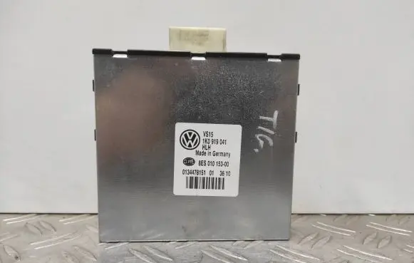 Volkswagen Tiguan Power management control unit 1K0919041 8ES01015300 0134478151