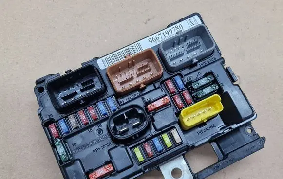 Citroen C3 BSM Control unit 9667199780