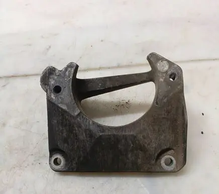 BMW 5 E60 E61 Engine mounting bracket 22116761117