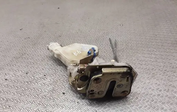 Nissan X-Trail T30 Rear door lock 80553AA300