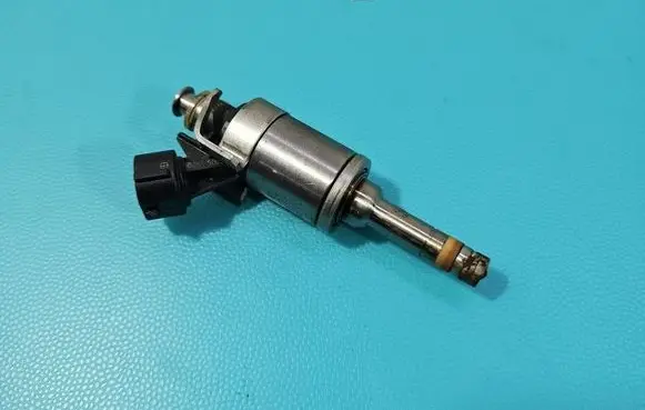 Suzuki Swift III Fuel injector 0261500299 IMPRK1603452
