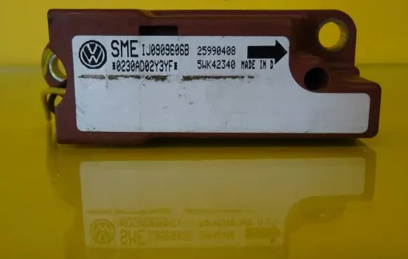 Skoda Octavia Mk1 (1U) Airbag deployment crash/impact sensor 1J0909606B