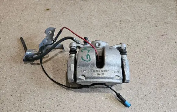 Front brake caliper