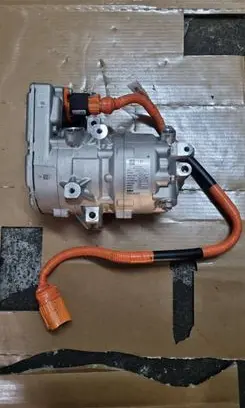 Nissan X-Trail T33 Air conditioning (A/C) compressor (pump) 926006UM0A T397489F 3241657885