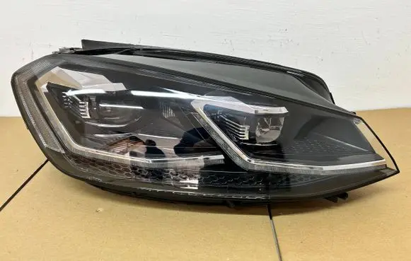 Volkswagen Golf VII Headlight/headlamp 5G1941082C