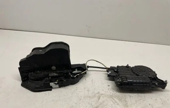 BMW 5 F10 F11 Front door lock 7185692 A053702