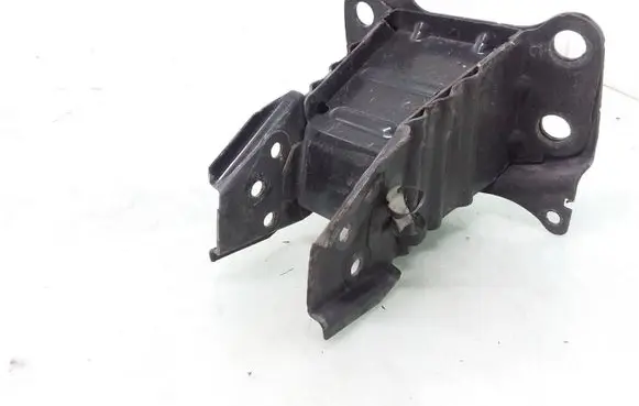 Audi A3 S3 A3 Sportback 8P Front bumper shock/impact absorber 8P0807133