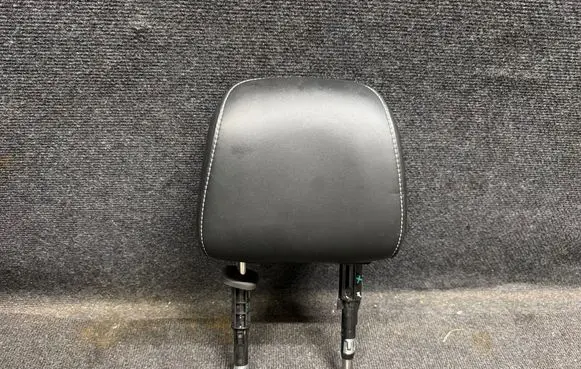Jeep Grand Cherokee WL Front seat headrest 