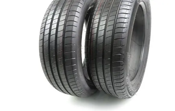 Volkswagen Golf V R16 summer tire 