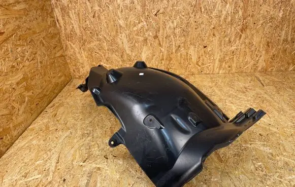 Front wheel arch liner splash guards