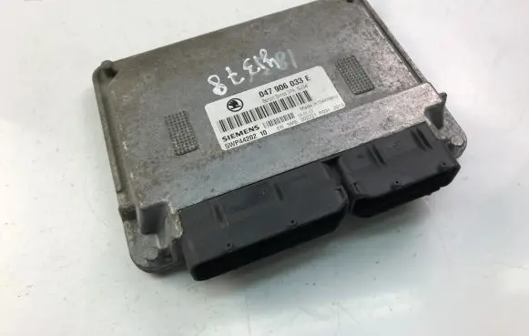 Skoda Fabia Mk1 (6Y) Engine control unit/module ECU 047906033E