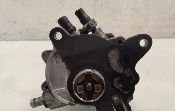 Volkswagen Touran I Vacuum pump 03G145209