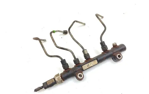 Ford Fiesta Fuel main line pipe 968529758002 131652144 9670076780