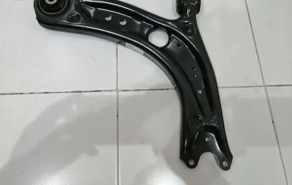 Volkswagen Golf VII Front control arm