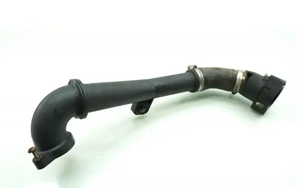 Volkswagen PASSAT B8 Air intake hose/pipe 04L145762T