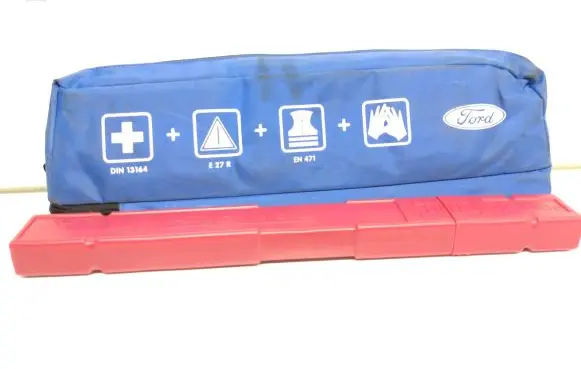 Ford Focus First aid kit AM2s6J19K541CA E1327r034006