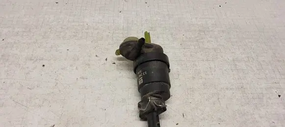 Opel Zafira B Windscreen/windshield washer pump 13248320