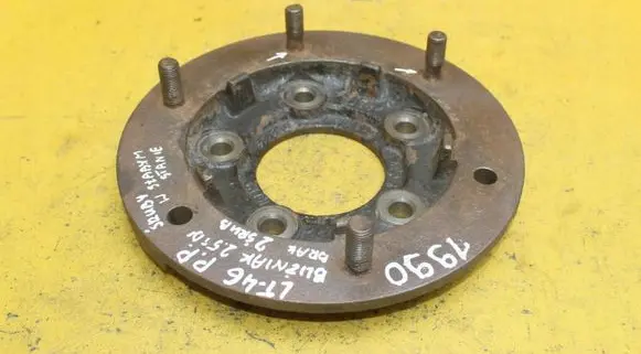 Volkswagen II LT Front wheel hub spindle knuckle