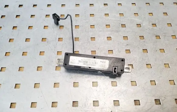 Jeep Cherokee III KJ Aerial antenna amplifier 56038527AD