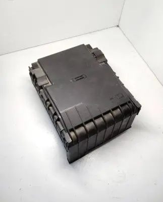 Audi A3 S3 8P Fuse module 1K0937125A 01718307