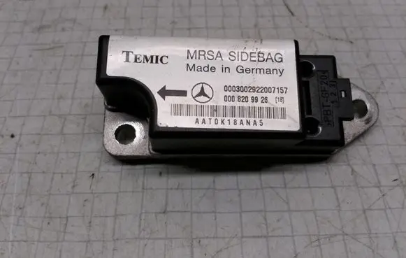 Mercedes-Benz C W202 Airbag deployment crash/impact sensor 0008209926