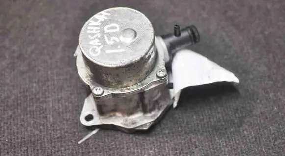 Nissan Qashqai Vacuum pump 8201005306B