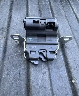 Mercedes-Benz C W205 Seat back rest lock catch A2059200176 210717