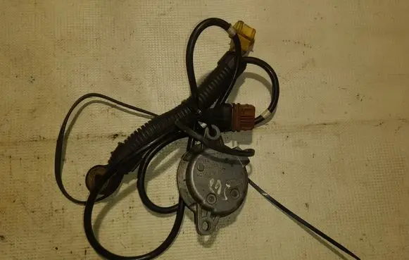 Volvo V40 Camshaft vanos timing valve 9143648
