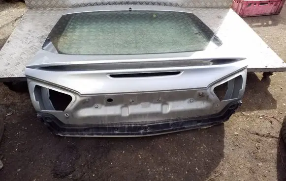 Ford Mondeo MK IV Tailgate/trunk/boot lid