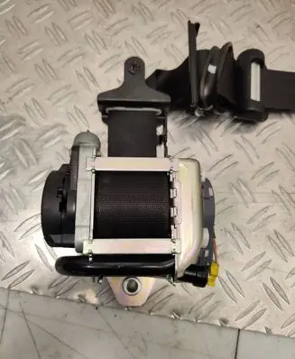 Volvo V60 Front seatbelt 616155800 012R0000 EAPT1765