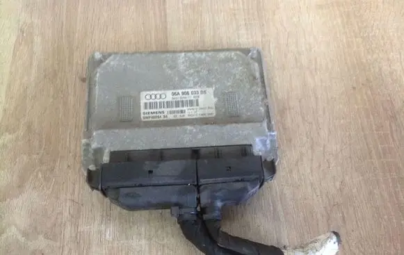 Audi A3 S3 8P Engine control unit/module 06A906033DS