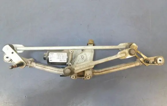 Fiat Tipo Front wiper linkage and motor W000074253