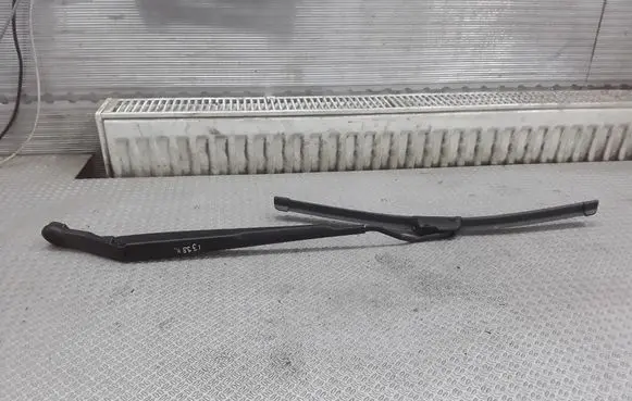 Nissan Primera Windshield/front glass wiper blade 