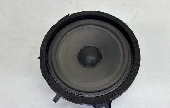 Volvo S70 V70 V70 XC Front door speaker 3533620