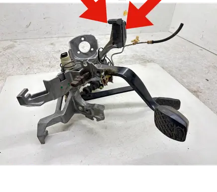 Audi 80 90 B3 Pedal assembly 893721115C