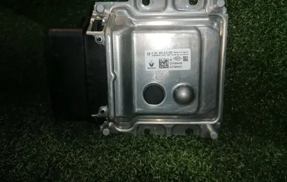 Renault Trafic III (X82) Adblue control unit 237G00049R 237G00001R 0281032615