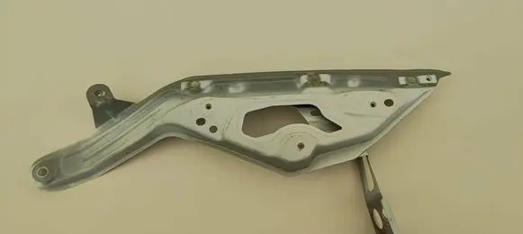 Renault Twingo III Fender mounting bracket 631476725R