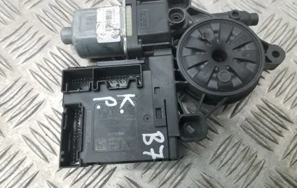 Volkswagen PASSAT B7 Front door window regulator motor 3C0959793C 3AA959701A