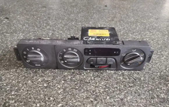 KIA Carnival Climate control unit 0K57A61190