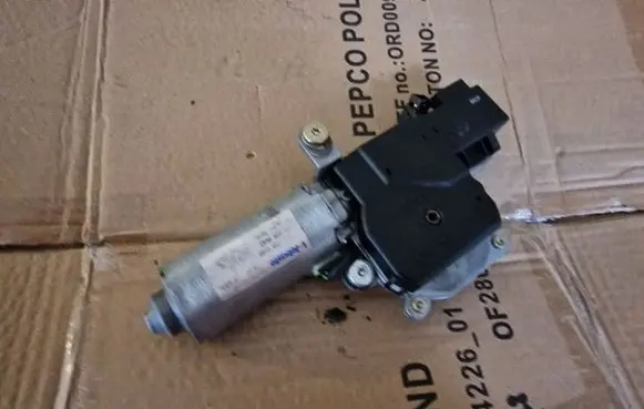 Sunroof motor/actuator
