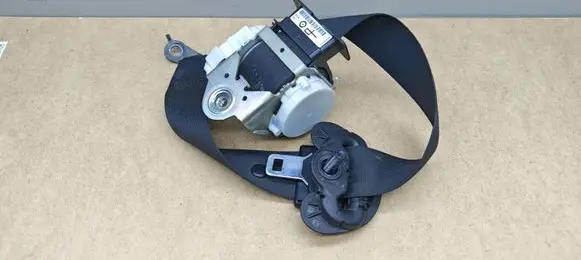 BMW 1 F20 F21 Front seatbelt 7243307
