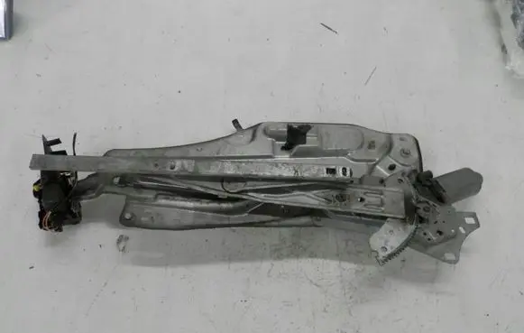 Renault Laguna I Front door window regulator with motor 