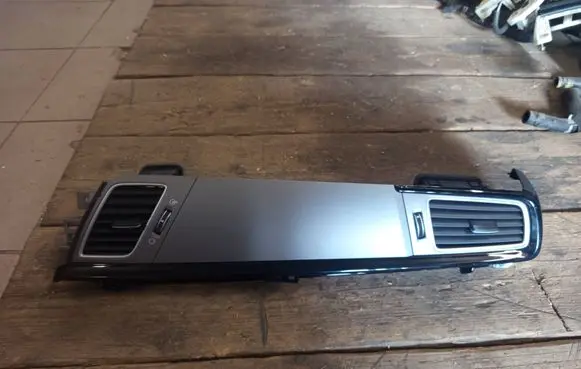 KIA Niro Dash center air vent grill 84795G5100CE4 00145