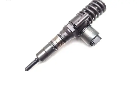 Volkswagen Golf V Fuel injector 0414720404